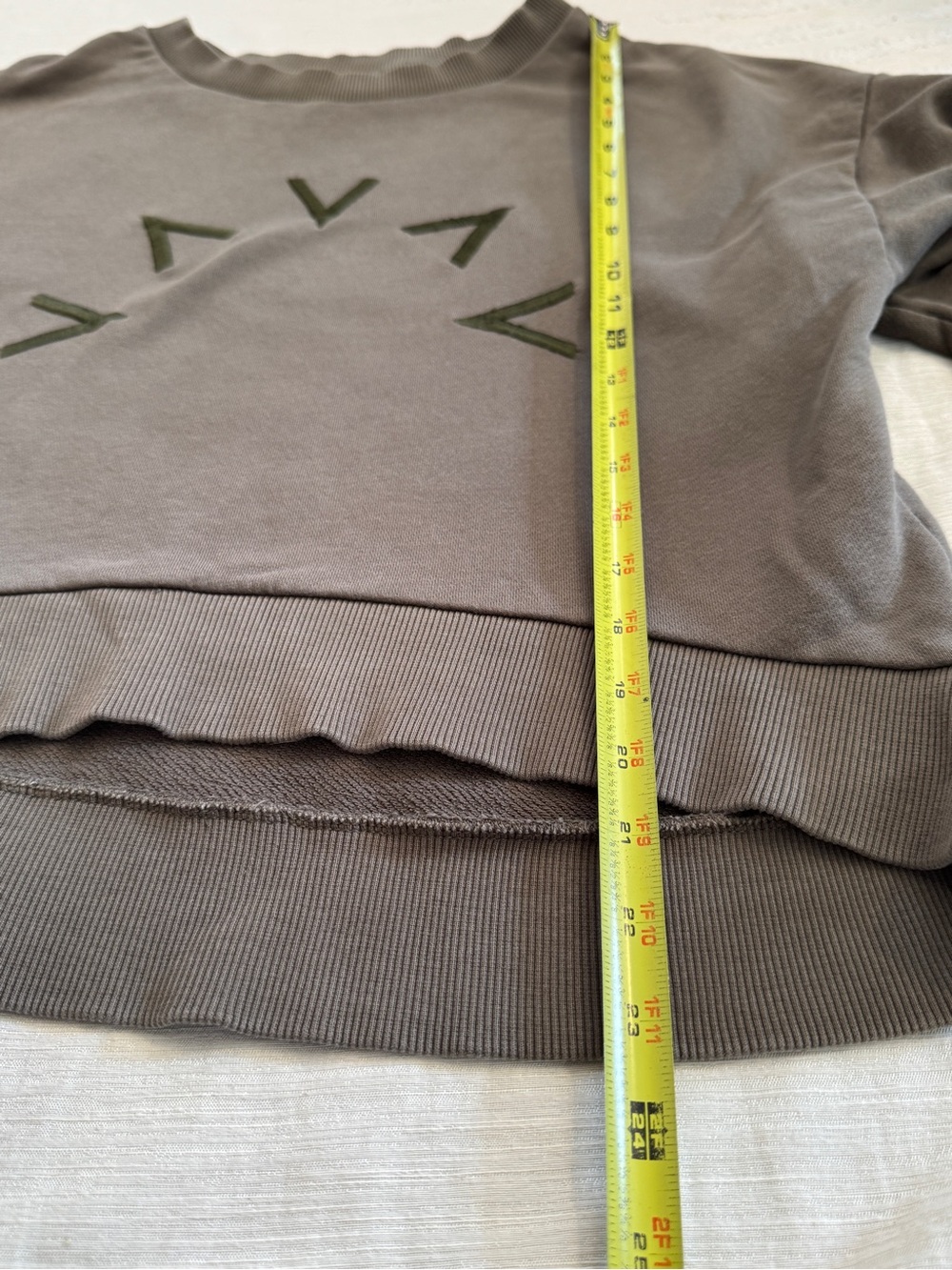 Varley Women’s Small Holborn Olive Embroidered Cropped Sweatshirt - Picture 6 of 8